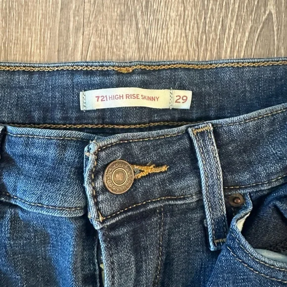 Like New Levi’s 721 High Rise Skinny Jeans Size 29 - Picture 4 of 6